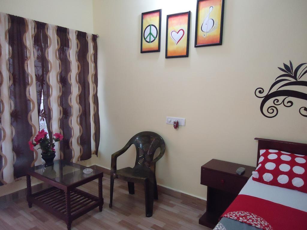 Silver Moon Guest House Mahabalipuram Habitación foto